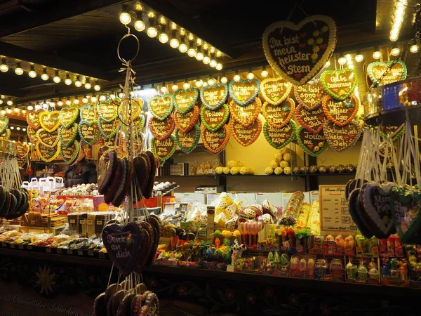 Ein Weihnachtsmarkt Mit Herrlichen Süßigkeiten Und Kuchen Mit Schönen Deutschen — Stockfoto