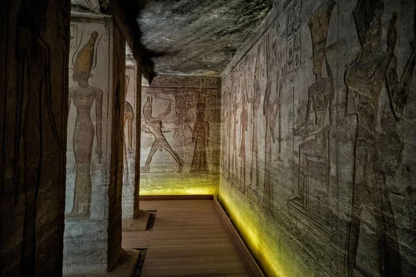 エジプトのカイロやルクソール周辺のピラミッドや寺院の内部 — ストック写真