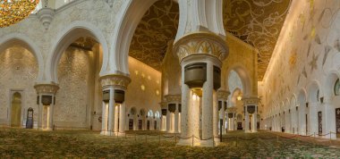 Şeyh Zayed Büyük Camii 'nin içi.