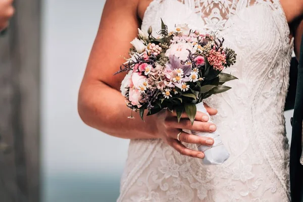 Gros Plan Une Mariée Avec Bouquet Mariage — Photo