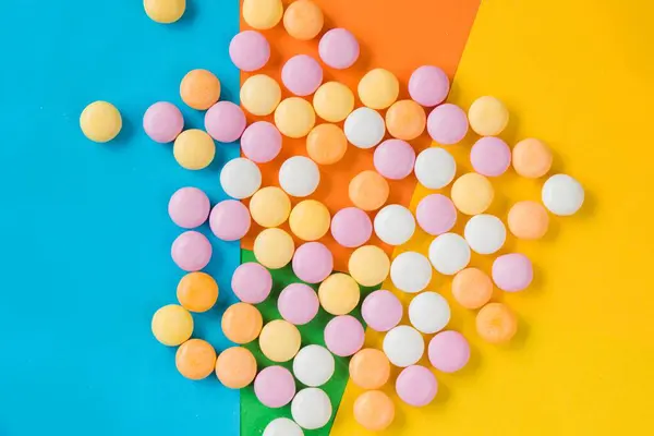 Beau Fond Coloré Bonbons Cercle Sur Surface Colorée — Photo