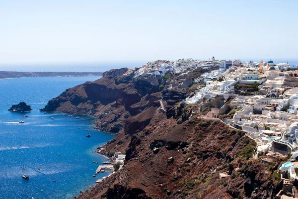Uitzicht Vanuit Lucht Kustplaats Oia Santorini Griekenland Omgeven Door Oceaan — Stockfoto
