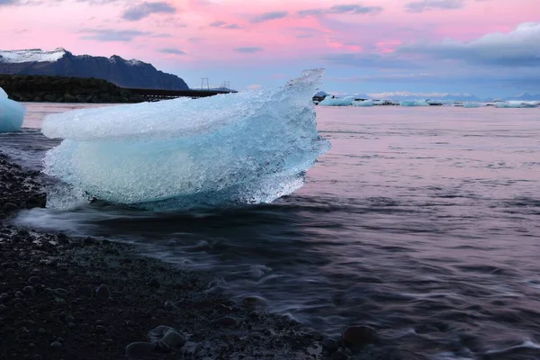Крупный План Льда Поверхности Воды Закате Даймонд Бич — стоковое фото