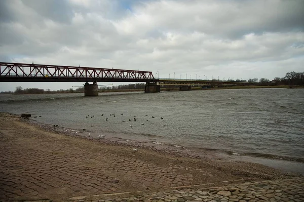 Μια Γέφυρα Πάνω Από Τον Ποταμό Έλβα Στο Σόνμπεκ Της — Φωτογραφία Αρχείου