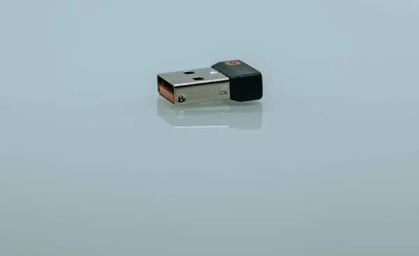 Крупный План Usb Флэш Накопителя Синем Фоне — стоковое фото