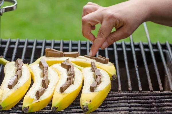 Person Making Bananas Chocolate Chips Grill Grid — Stock Photo, Image