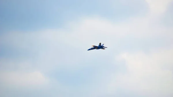 Jet Navy Blue Angels Volando Cielo Día Soleado —  Fotos de Stock