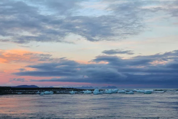 View Icebergs Water Surface Sunset Diamond Beach Iceland — Stock Photo, Image
