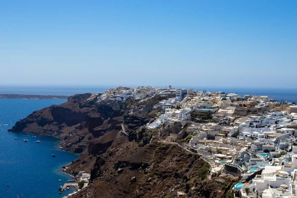 Eine Luftaufnahme Der Küstenstadt Oia Auf Santorin Griechenland Umgeben Vom — Stockfoto