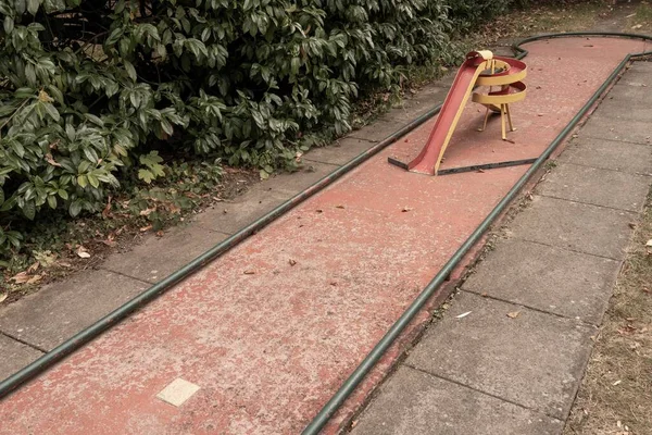 길바닥에 나포된 자유롭게 늘어뜨린 슬라이더 나게하는 베틀이 — 스톡 사진