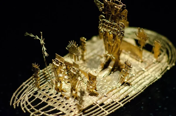 一种前哥伦比亚人的发声作品 叫做Muisca木筏 介绍了一种古老的文化 — 图库照片