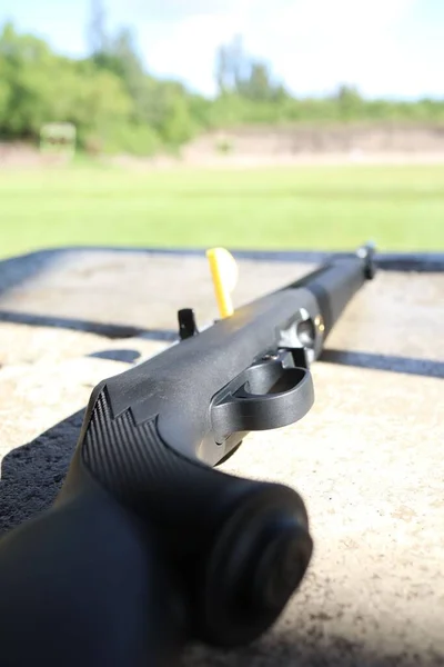 Closeup Black Gun Long Barrel Pointing Sunny Grass Fields — Stock Photo, Image