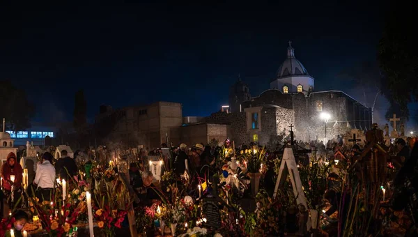 Tłum Zgromadził Się Cmentarzu Mexico City Paradzie Day Dead — Zdjęcie stockowe