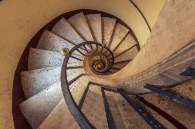 Roma 'daki Santa Maria Maggiore Bazilikası' nda spiral bir merdiven.
