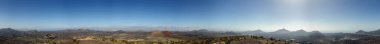 Lanzarote, Kanarya Adaları 'ndaki Montana Negra' nın tepesinden panoramik bir manzara