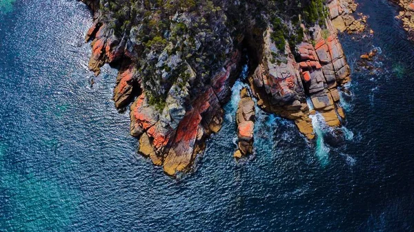Vue Aérienne Une Formation Rocheuse Dans Baie Haunted Tasmanie Australie — Photo