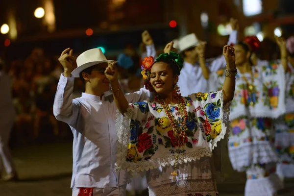 Meksykańscy Tancerze Tańczący Ulicach Merida Meksyk — Zdjęcie stockowe