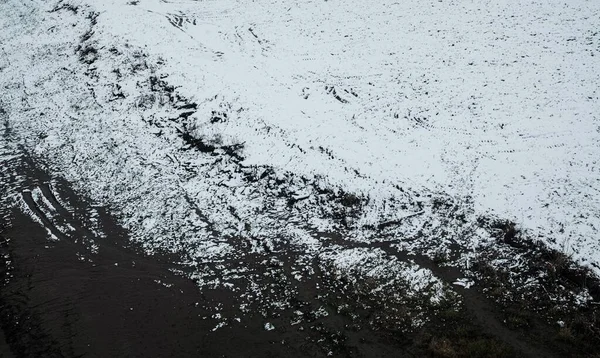 Vista Panorâmica Uma Paisagem Coberta Neve Contra Rio Inverno — Fotografia de Stock