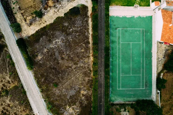 Vue Aérienne Court Tennis Dans Une Zone Abandonnée — Photo