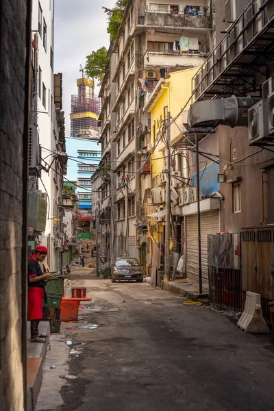 Вид Вниз Заднему Переулку Центре Куала Лумпура Малайзия Строящимся Небоскребом — стоковое фото