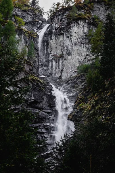 Vertical Shot Flowing Beautiful Rocky Waterfall Mountains Tyrol Austria — Stock Photo, Image