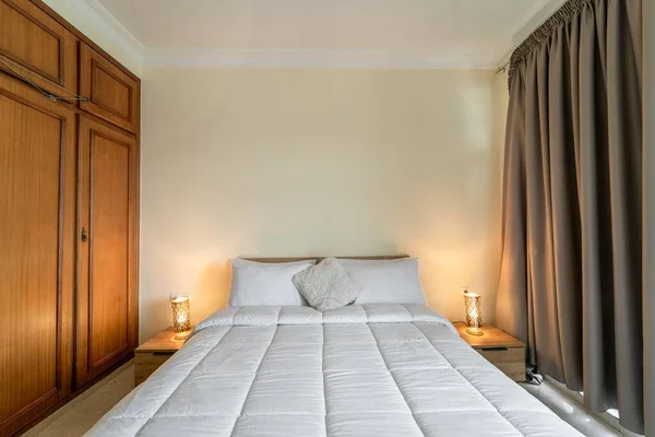 Розкішний Дизайн Інтер Єру Сучасної Спальні — стокове фото