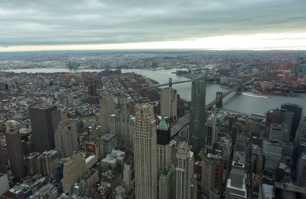 Uma Paisagem Urbana Aérea Manhattan Dia Nublado Nova York Estados — Fotografia de Stock
