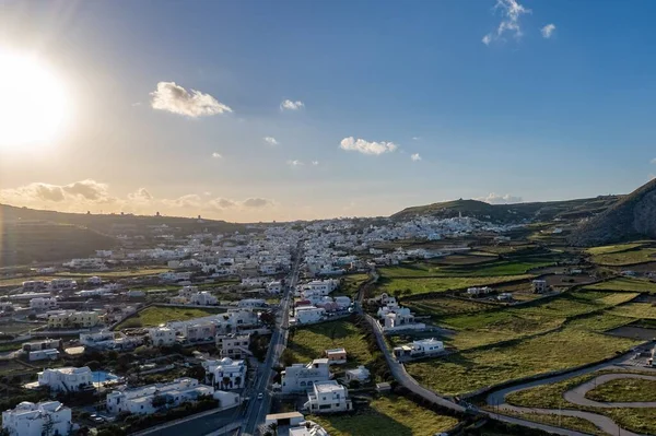 Vzdušný Výhled Ostrov Santorini Obklopený Budovami — Stock fotografie