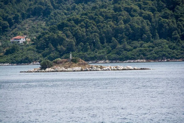 Tiro Bonito Mar Azul Durante Cruzeiro Amaliapoli Ilhas Skiathos Greece — Fotografia de Stock