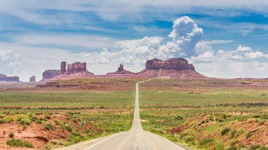 Arizona, Navajo 'daki Anıt Vadisi' nin inanılmaz bir görüntüsü.