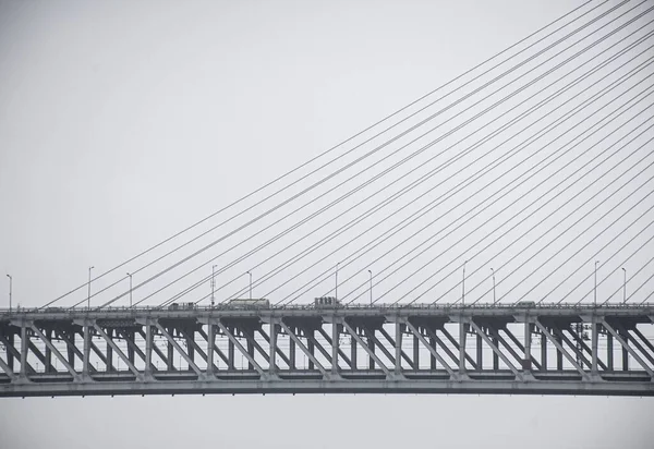 Närbild Trafiken Tianxingzhou Yangtze River Bridge Dimmig Dag Wuhan Kina — Stockfoto