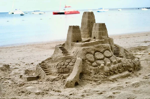Eine Burg Mit Sand Strand — Stockfoto