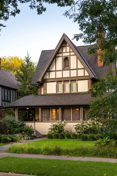 Ett Hus Ritat Den Berömde Arkitekten Frank Lloyd Wright Oak — Stockfoto