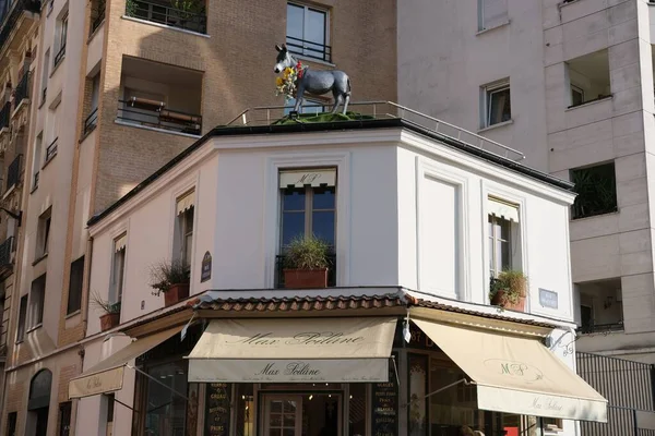 Fasada Piekarni Max Poilane Postacią Osła Dachu Paryżu Francja — Zdjęcie stockowe