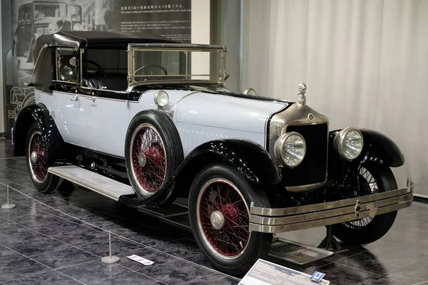 세계에서 전통적 빈티지 자동차는 일본의 도요타 자동차 박물관나가 쿠트에 소장되어 — 스톡 사진