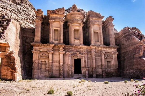 Een Prachtig Shot Van Een Klooster Petra Jordanië — Stockfoto