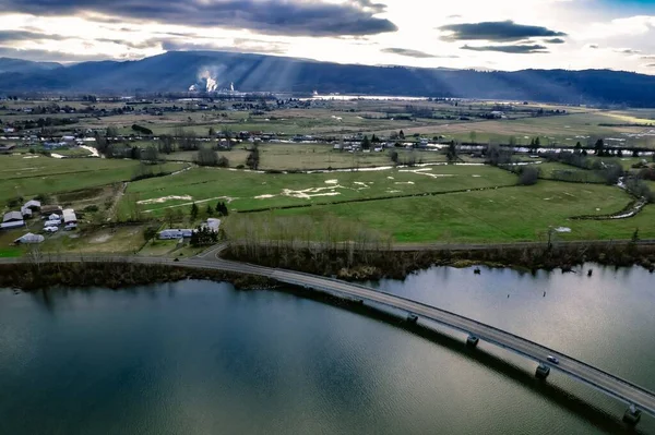 Una Vista Aérea Puente Entre Cathlamet Washington Oleada Para Zona — Foto de Stock