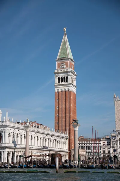 Güneşli Bir Günde Venedik Mark Campanile Dikey Çekimi Talya — Stok fotoğraf