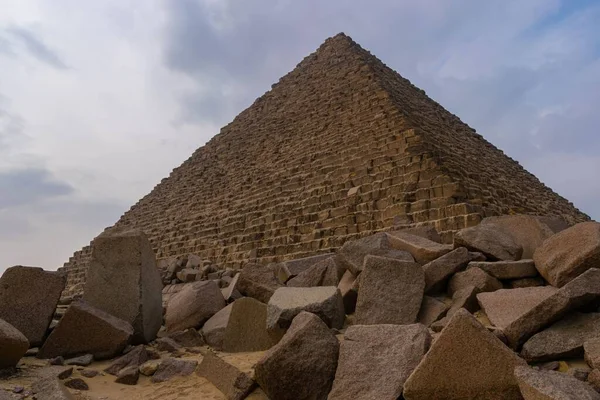 Μια Άποψη Της Μεγάλης Πυραμίδας Της Γκίζας Στην Αίγυπτο — Φωτογραφία Αρχείου