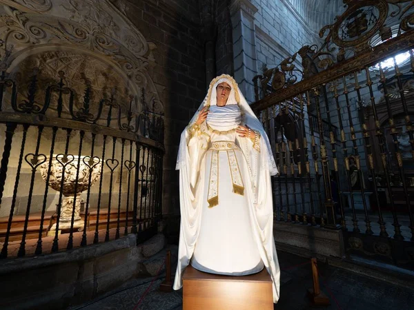 Pomnik Najświętszej Marii Panny Katedrze Avila Hiszpania — Zdjęcie stockowe