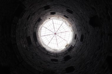 İstanbul, Türkiye 'deki Yedikule Kalesi' nin düşük açılı görüntüsü