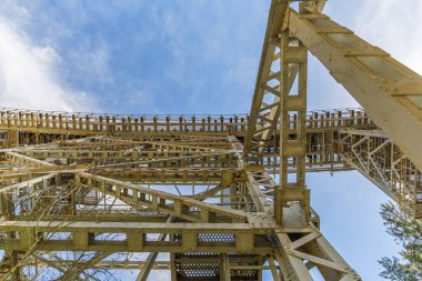 Ziemestal Köprüsü 'nün paslı temeli