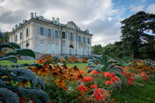 Beautiful Colorful Flowers Building Villa Grange Public Park Geneva Switzerland — Stock Photo, Image