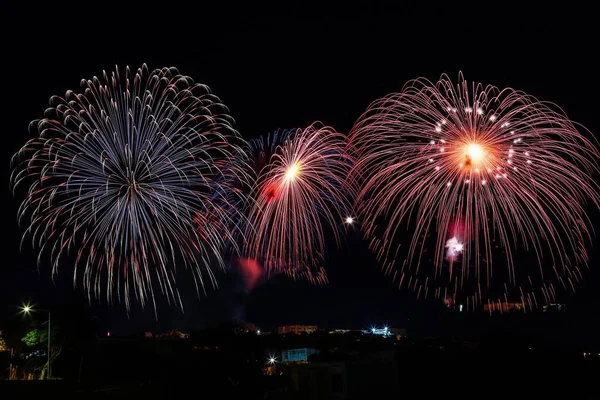 Belo Tiro Fogos Artifício Brilhantes Noite — Fotografia de Stock