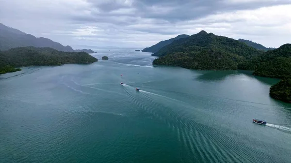 Aerial Shot Sea Boats Surrounded Langkawi Islands — Stock Photo, Image