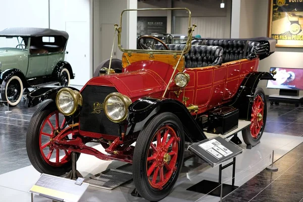 세계에서 전통적 빈티지 자동차는 일본의 도요타 자동차 박물관나가 쿠트에 소장되어 — 스톡 사진