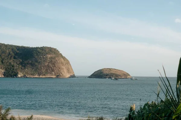Ein Schöner Blick Vom Strand Auf Boote Meer Der Nähe — Stockfoto