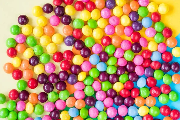 Rengarenk Yüzeyde Tatlı Şekerlemelerin Yukarıdan Çekimi — Stok fotoğraf