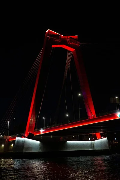 Paisaje Urbano Nocturno Con Puente Acero Rojo Brillante Rotterdam Paisaje — Foto de Stock