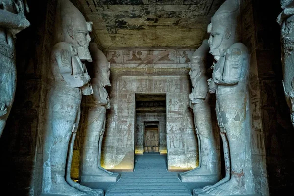 埃及开罗和卢克索周围的金字塔和圣殿的内部 — 图库照片